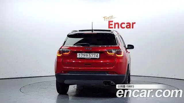 Jeep Compass 2020 — Фото 4/20
