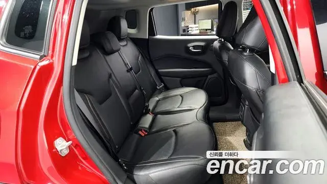 Jeep Compass 2020 — Фото 12/20