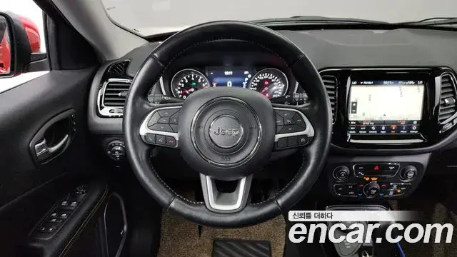 Jeep Compass 2020 — Фото 13/20