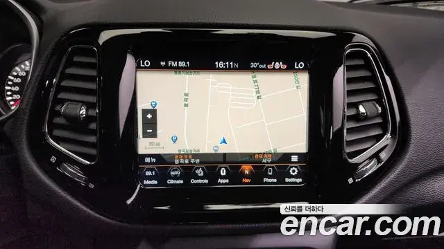 Jeep Compass 2020 — Фото 14/20
