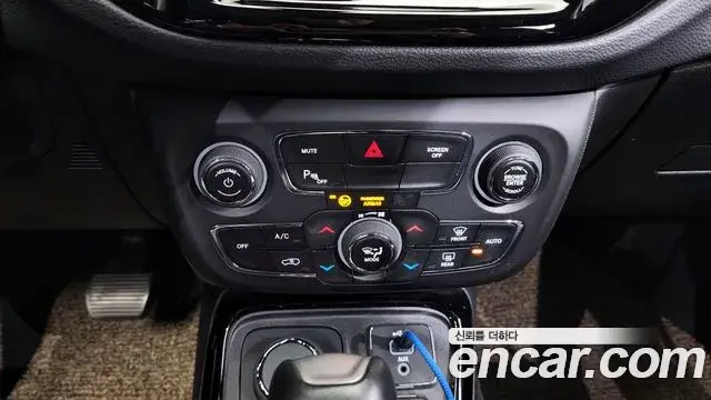 Jeep Compass 2020 — Фото 18/20