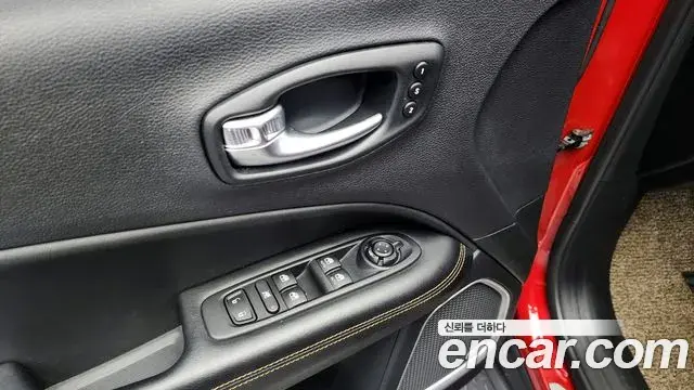 Jeep Compass 2020 — Фото 19/20