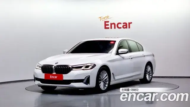 BMW 5 Series 2020 — Фото 10/20
