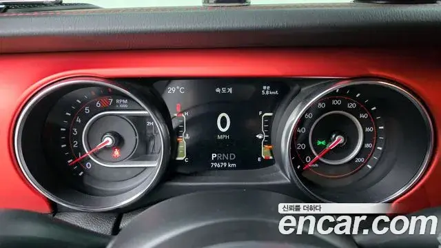 Jeep Wrangler 2019 — Фото 8/20