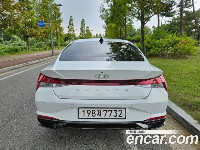 Hyundai The New Avante Hybrid 2021 — Photo 6/19