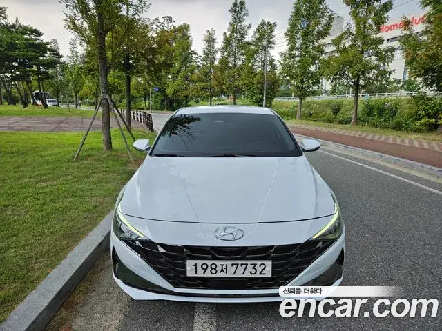 Hyundai The New Avante Hybrid 2021 — Photo 12/19