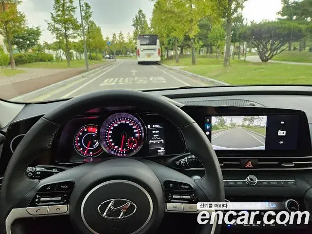 Hyundai The New Avante Hybrid 2021 — Photo 2/19
