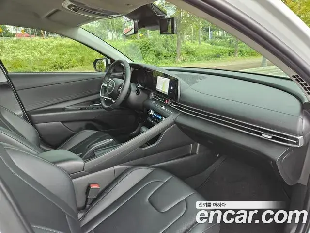Hyundai The New Avante Hybrid 2021 — Photo 3/19