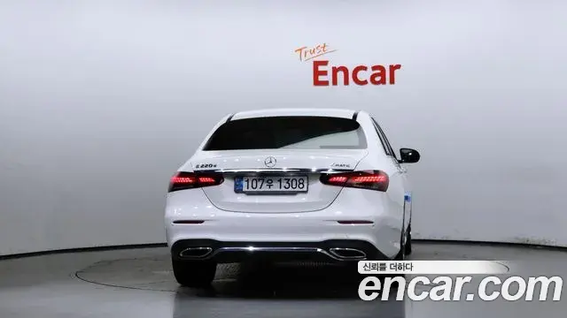 Mercedes-Benz E-Class 2020 — Фото 4/20