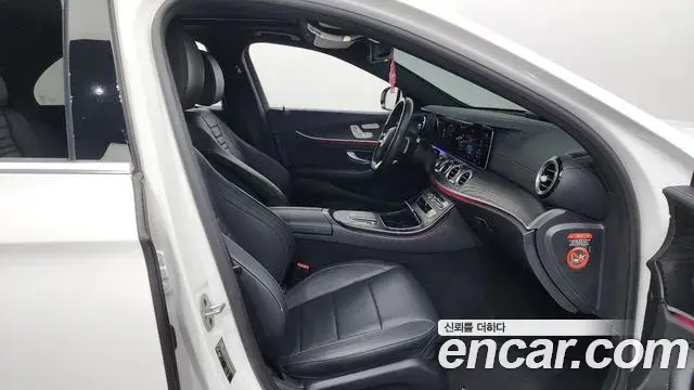 Mercedes-Benz E-Class 2020 — Фото 11/20
