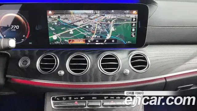 Mercedes-Benz E-Class 2020 — Фото 14/20