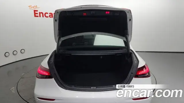 Mercedes-Benz E-Class 2020 — Фото 20/20