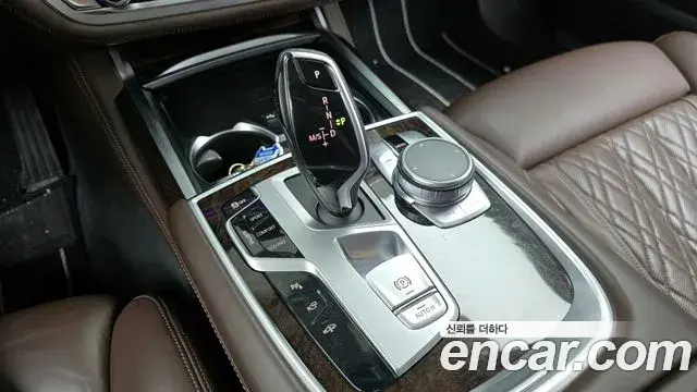 BMW 7 Series 2019 — ფოტო 4/20