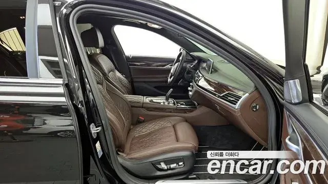 BMW 7 Series 2019 — ფოტო 10/20