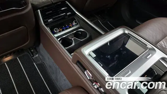 BMW 7 Series 2019 — ფოტო 20/20