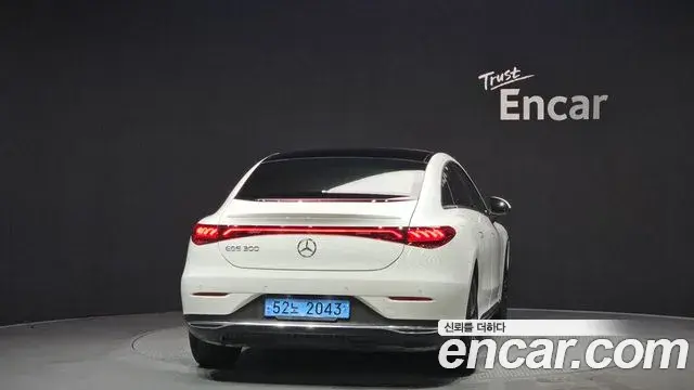 Mercedes-Benz EQE 2023 — Photo 14/20