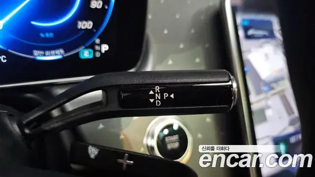 Mercedes-Benz EQE 2023 — Photo 17/20