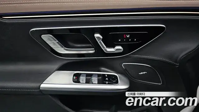 Mercedes-Benz EQE 2023 — Photo 13/20