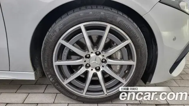 Mercedes-Benz A-Class 2020 — ფოტო 12/20