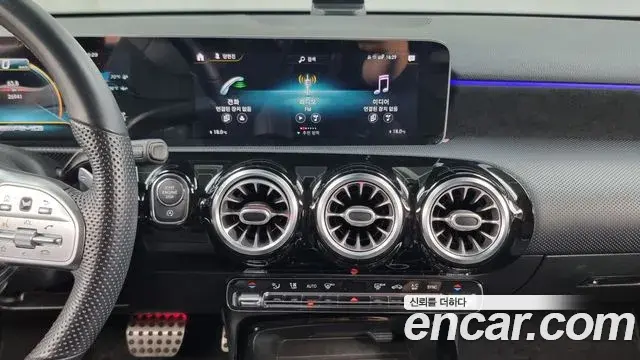 Mercedes-Benz A-Class 2020 — ფოტო 6/20