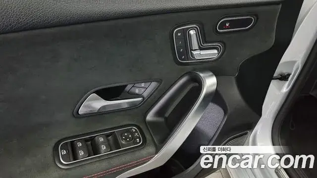 Mercedes-Benz A-Class 2020 — ფოტო 7/20