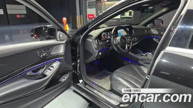 Mercedes-Benz S-Class 2019 — ფოტო 14/20