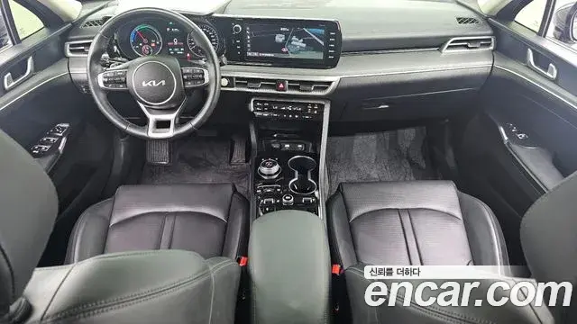 Kia K5 2023 — Şəkil 17/20