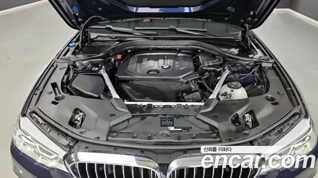 BMW 5 Series 2018 — ფოტო 3/19