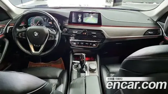 BMW 5 Series 2018 — ფოტო 1/19