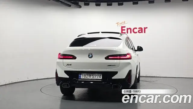 BMW X4 2023 — ფოტო 18/20