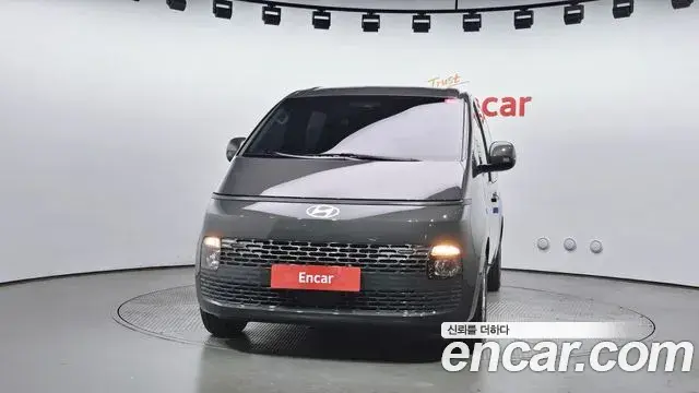 Hyundai Staria 2025 — Фото 3/20