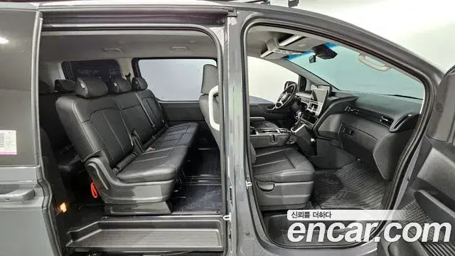 Hyundai Staria 2025 — Фото 12/20