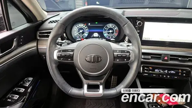 Kia K5 2020 — ფოტო 15/20