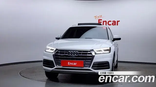 Audi Q5 2020 — ფოტო 8/20