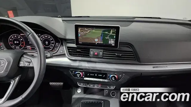 Audi Q5 2020 — ფოტო 19/20