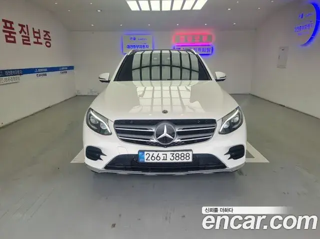 Mercedes-Benz GLC-Class 2019 — Photo 3/19