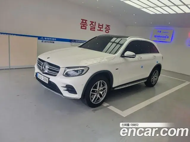 Mercedes-Benz GLC-Class 2019 — Photo 14/19