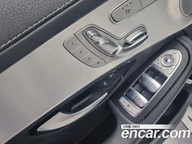 Mercedes-Benz GLC-Class 2019 — Photo 13/19