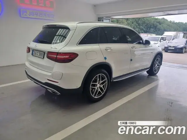 Mercedes-Benz GLC-Class 2019 — Photo 16/19