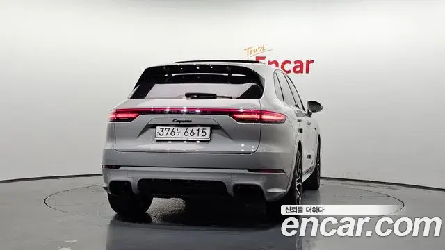 Porsche Cayenne 2021 — Şəkil 16/20