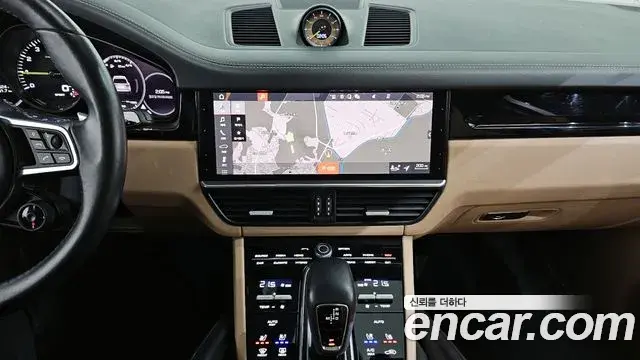 Porsche Cayenne 2021 — Şəkil 14/20