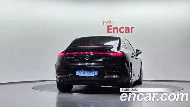 Mercedes-Benz EQE 2023 — Photo 14/20
