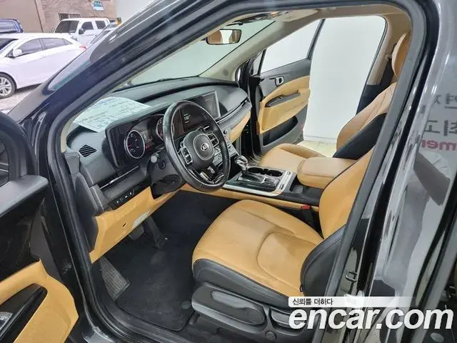 Kia Carnival 2021 — Фото 12/20