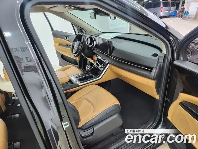 Kia Carnival 2021 — Фото 13/20