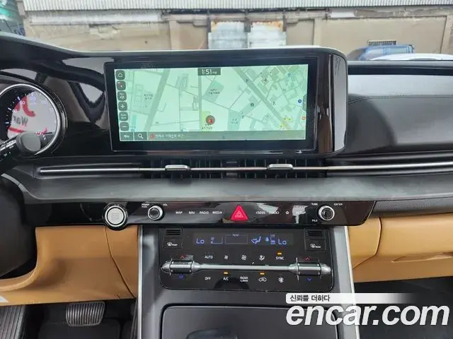 Kia Carnival 2021 — Фото 19/20