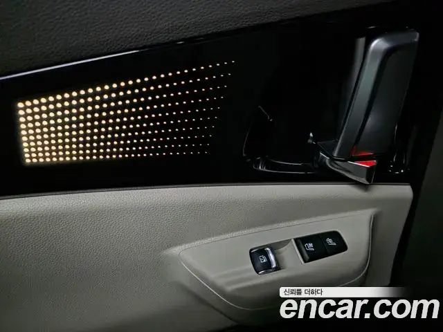 Kia Carnival 2025 — Фото 16/17