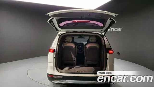 Kia Carnival 2020 — Photo 17/20