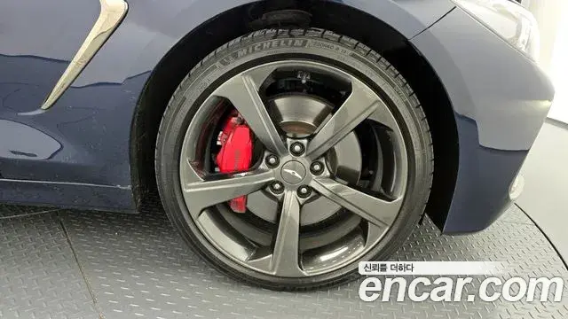 Genesis G70 2019 — Photo 6/20