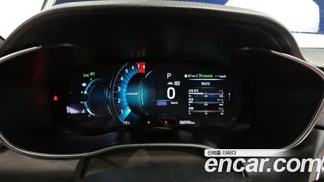 Genesis G70 2018 — ფოტო 14/20