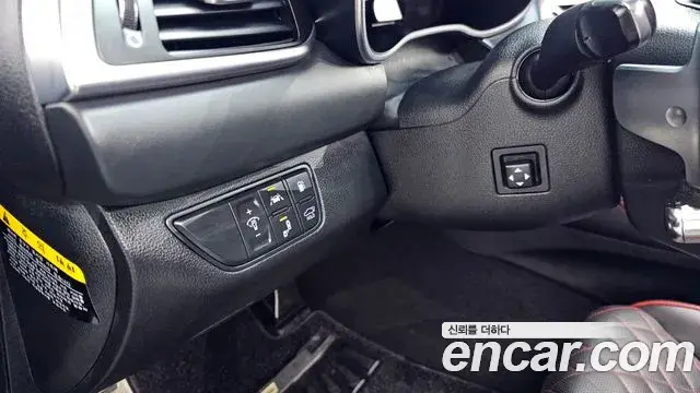 Genesis G70 2018 — ფოტო 8/20